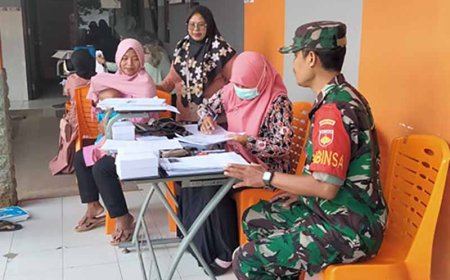 Sukseskan Program Pemerintah, Babinsa Melaksanakan Pendampingan Pelayanan KB 