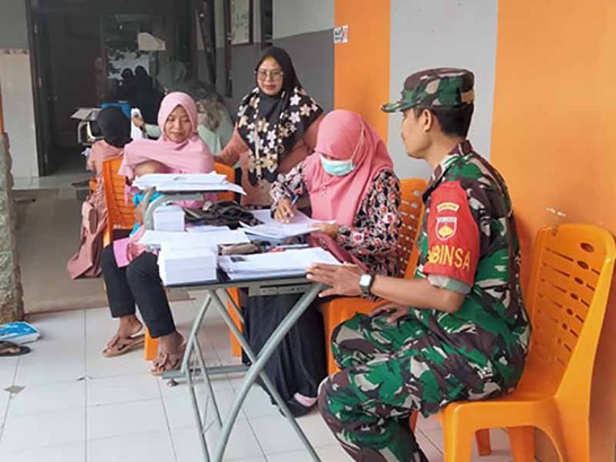 Sukseskan Program Pemerintah, Babinsa Melaksanakan Pendampingan Pelayanan KB 