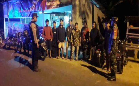 Kegiatan Rutin Babinsa Laksanakan Patroli Malam Hari 