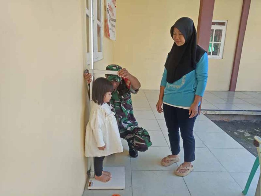 Babinsa Aktif Dampingi Posyandu Cegah Stunting Bagi Balita
