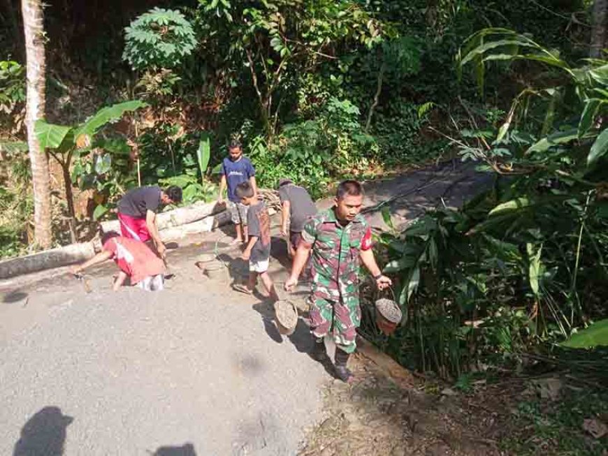 Babinsa Laksanakan Karya Bhakti Bersama warga Binaan