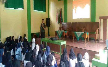 Danramil berikan Wasbang Bela Negara kepada Santri