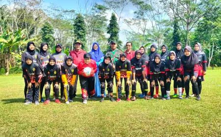 Babinsa Laksanakan Pengamanan Pertandingan Sepak Bola Putri 