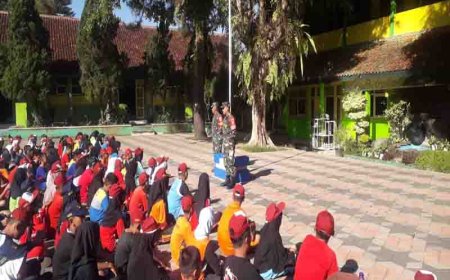 Wujud Kepedulia Koramil memberikan Wasbang kepada Siswa dan Siswi 