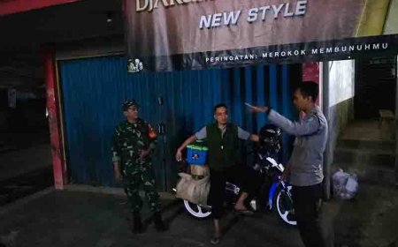 Babinsa laksanakan patroli malam untuk ciptakan keamanan dan kedekatan dengan warganya