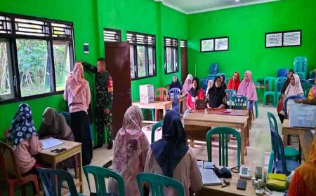 Peran Aktif Babinsa  Dampingi Posyandu Lansia 