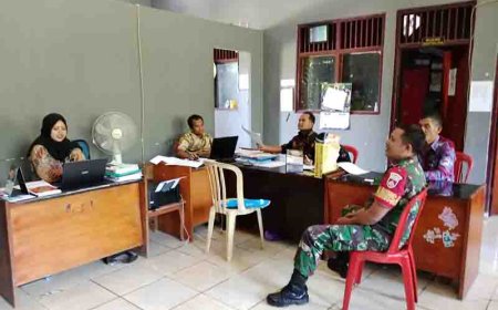 jalin kedekatan Babinsa Melaksanan komsos Dengan Perangkat Desa