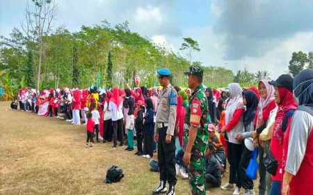 Babinsa Bersama Bhabinkamtibmas Laksankan Pengamanan Jalan Sehat 