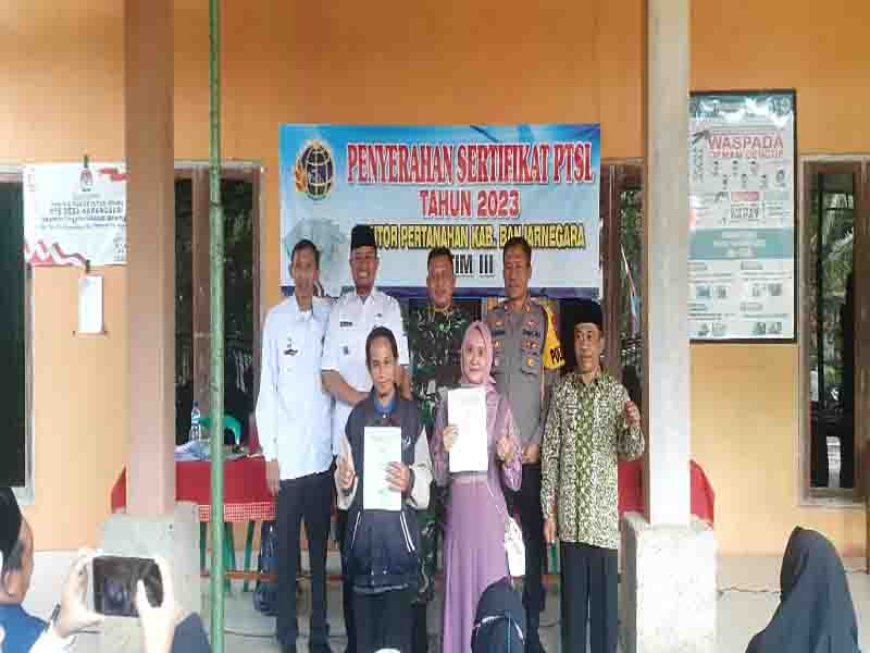 Danramil Menghadiri Penyerahan Sertifikat Tanah Tahap 1 Tahun 2023