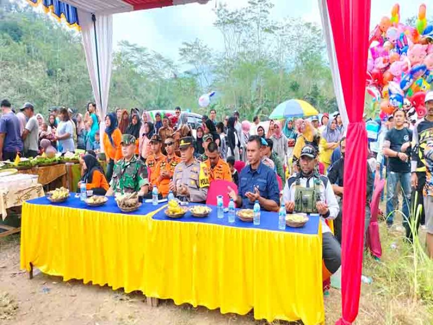 Danramil Beserta Anggota Hadiri Vestifal Gramak iwak di Desa Binaan untuk memeriahkan HUT RI ke- 78