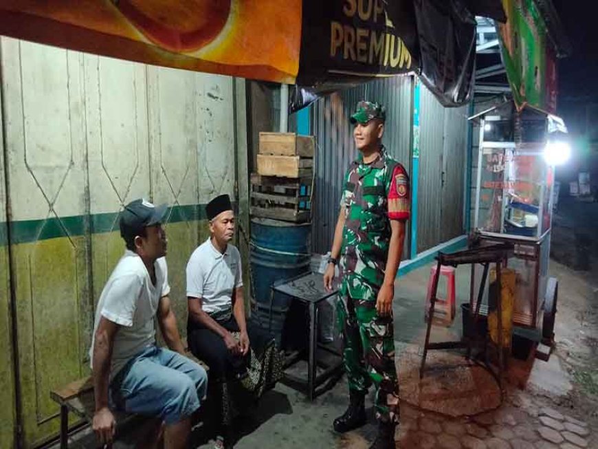 Babinsa Aktif Melaksanakan Patroli Malam Hari 