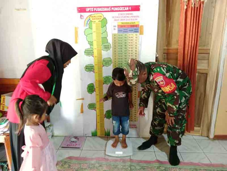 Babinsa Dampingi Kegiatan Posyandu Guna Mencegah Stunting di Wilayah Binaan