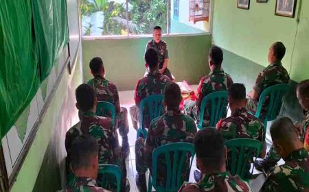 Danramil 11/Punggelan Berikan Jam Komandan Kepada Anggotanya