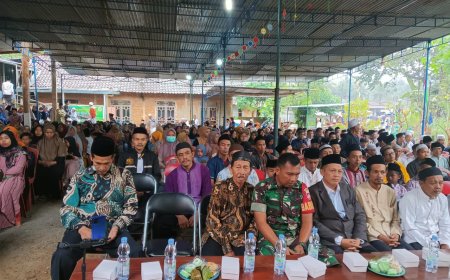 BABINSA KORAMIL 11/PUNGGELAN HADIRI PENGAJIAN AHAD PAHING DI DESA PUNGGELAN 