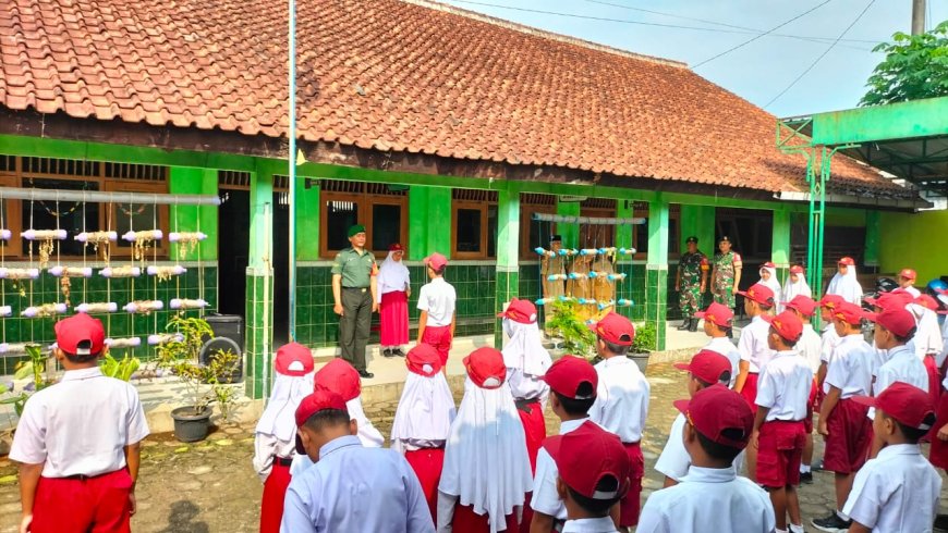 Tanamkan Sikap Dislipin Babinsa Menjadi Irup Upacara Bendera 