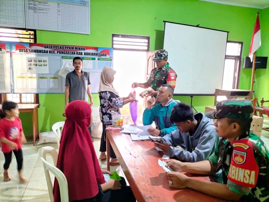 Cegah Stunting, Babinsa Dampingi Penyaluran Bantuan Pangan Untuk Stunting 