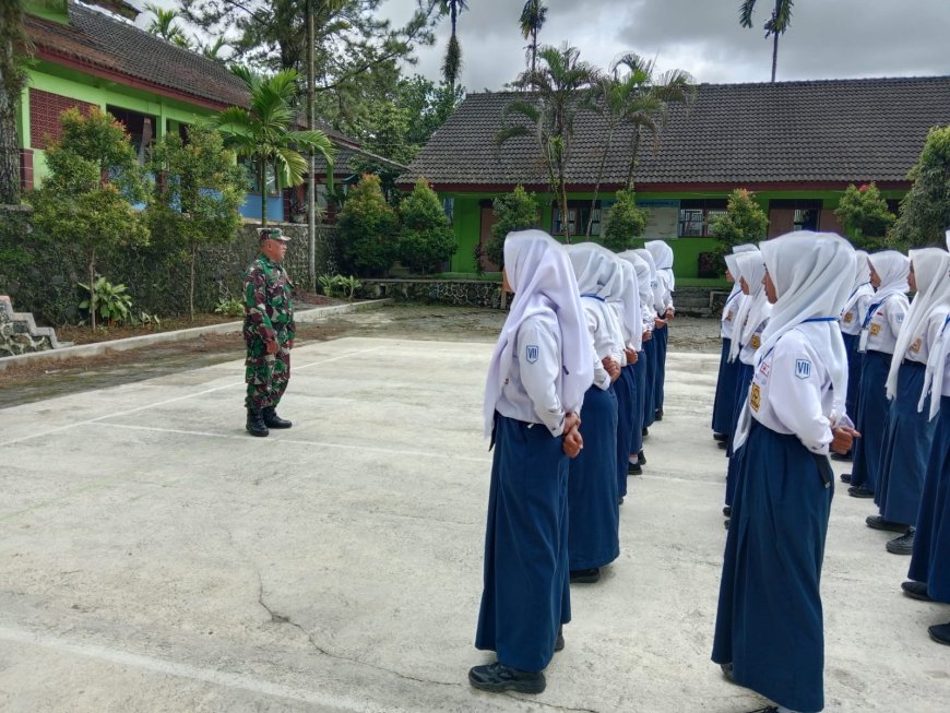 Tanamkan Disiplin Babinsa Latih PBB dan Tata Cara Upacara 