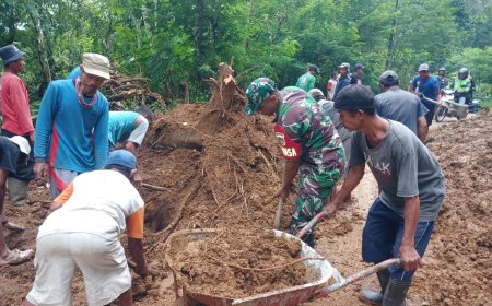 Danramil Pimpin Langsung Karya Bhakti di Desa Binaan 