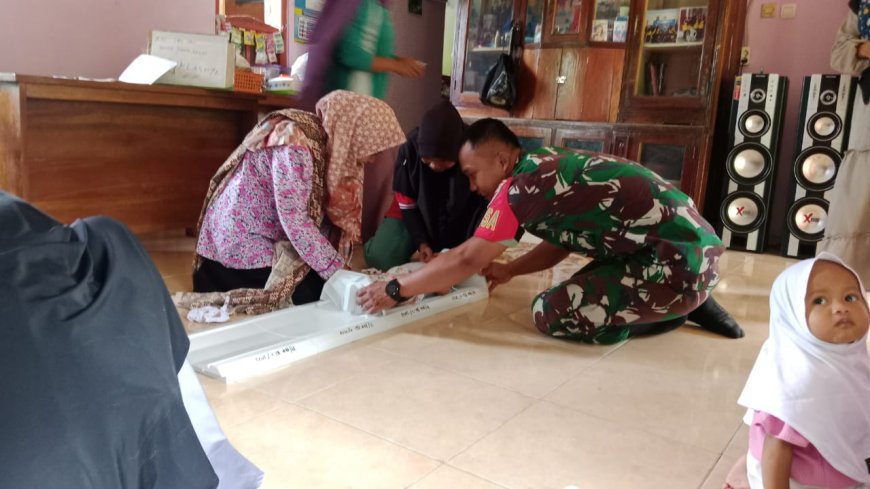 Babinsa Aktif Dampingi Kegiatan Posyandu Di Desa Binaan 