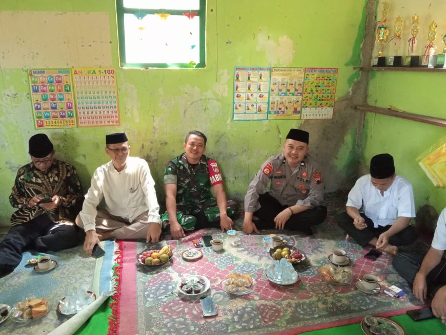 Babinsa Hadiri Acara Perpisahan Dan Pelepasan Siswa 
