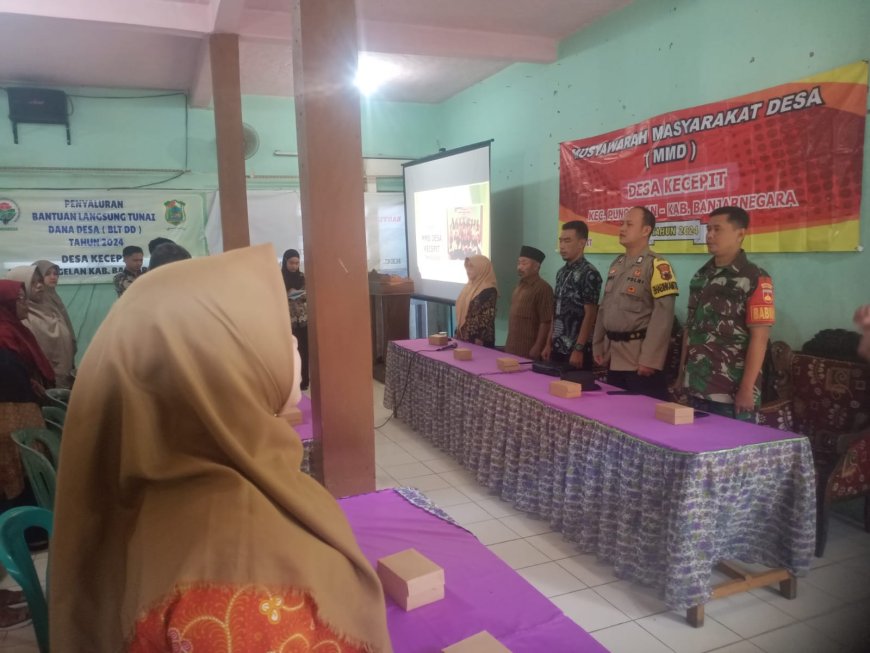 BABINSA KORAMIL 11/PUNGGELAN BESERTA BABINKAMTIBMAS HADIRI RAPAT MMD