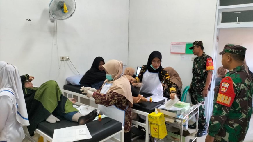 Tekan Angka Kelahiran Babinsa Aktif Dampingi Pelayanan KB 