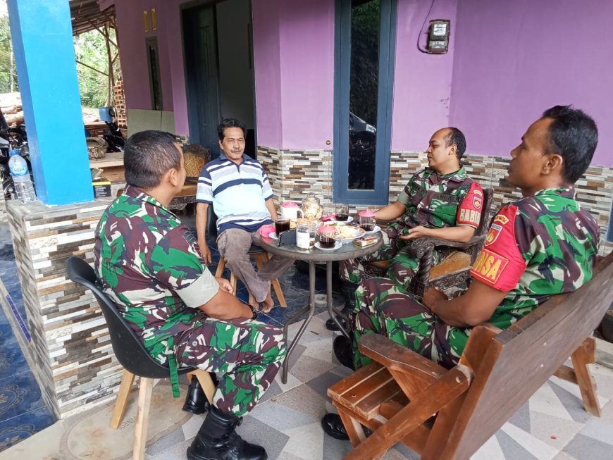 Meningkatkan Hubungan Baik, Babinsa sambangi rumah warga masyarakat di wilayah Binaan 