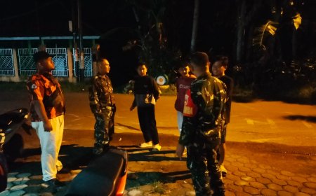 Patroli Malam, Babinsa Wujudkan Keamanan Wilayah. 