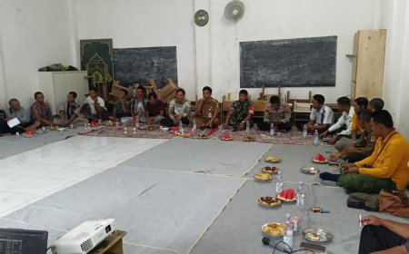 Babinsa Koramil 11/Punggelan Hadiri Sosialisasi Penanganan Bencana di Desa Tlaga 
