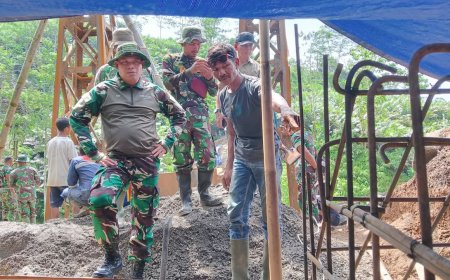 Dandim 0704 Banjarnegara kunjungi karya bakti Jembatan Garuda Desa Tlaga, Kec. Punggelan