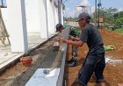 Babinsa Koramil 11 Punggelan Awasi Pembangunan KDKMP di Desa Petuguran
