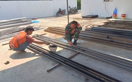 Babinsa Koramil 11 Punggelan Awasi Pembangunan KDKMP di Desa Punggelan