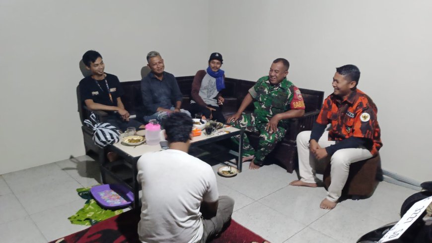 Babinsa Koramil 11/Punggelan Bersama Ormas Dan Warga Laksanakan Patroli Malam Hari 