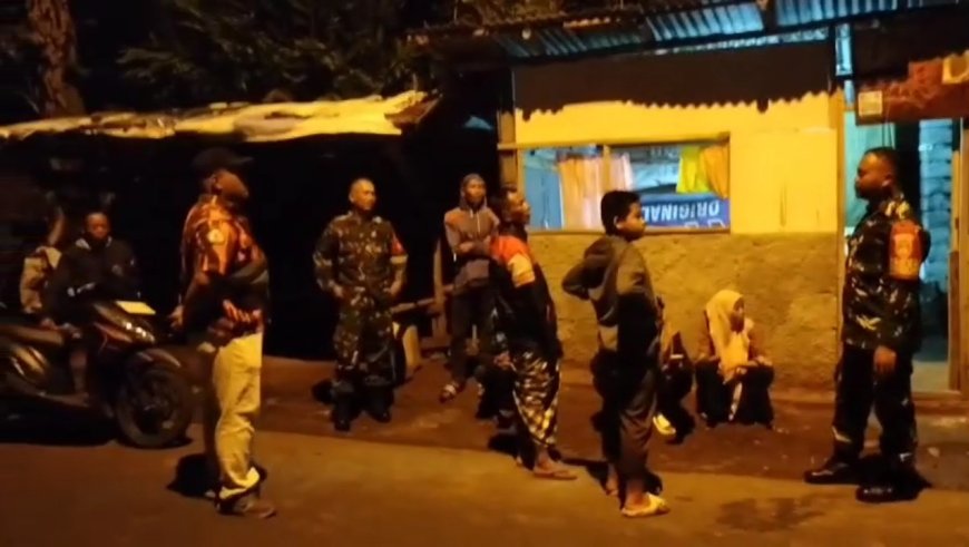 Koramil 11/Punggelan Sinergi Patroli Siskamling, Sasar Bahaya Narkoba dan Judi Online